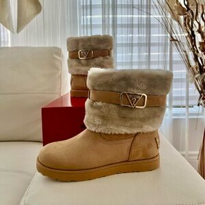NEW Guess Women’s Alaina Faux-Shearling Cuff Boots Size 8 in Light Natural w/box